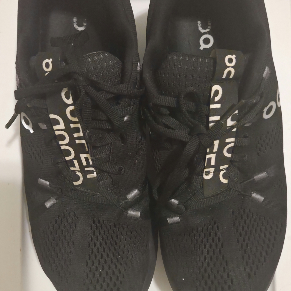 On Cloud Cloudsurfer Black Mens Size 11  Running Shoes